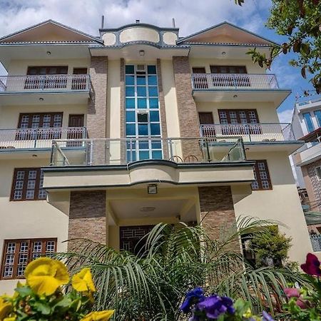 Norbu Hotel Катманду Екстериор снимка