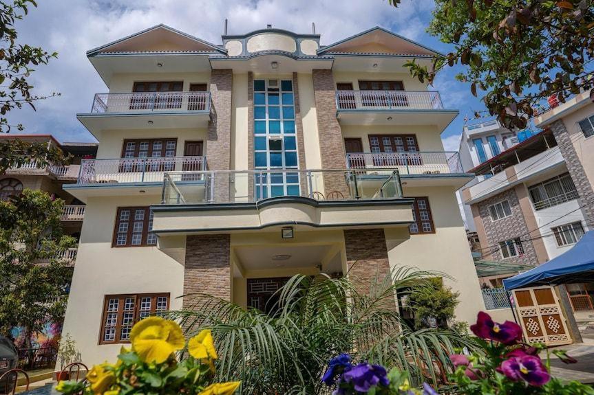 Norbu Hotel Катманду Екстериор снимка